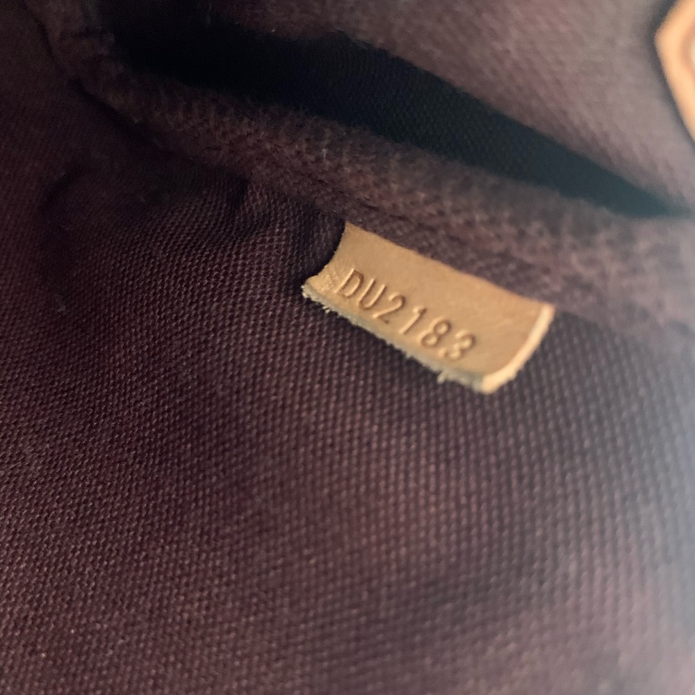 Louis Vuitton The Favorite MM - Monogram Crossbody with both straps - Picture 16 of 16